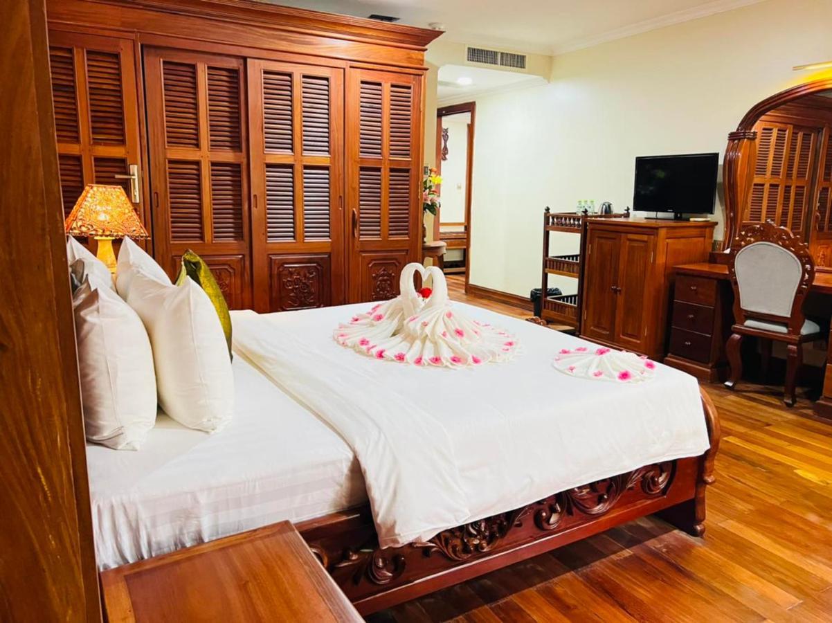 Dragon Royal Angkor Hotell Siem Reap Exteriör bild