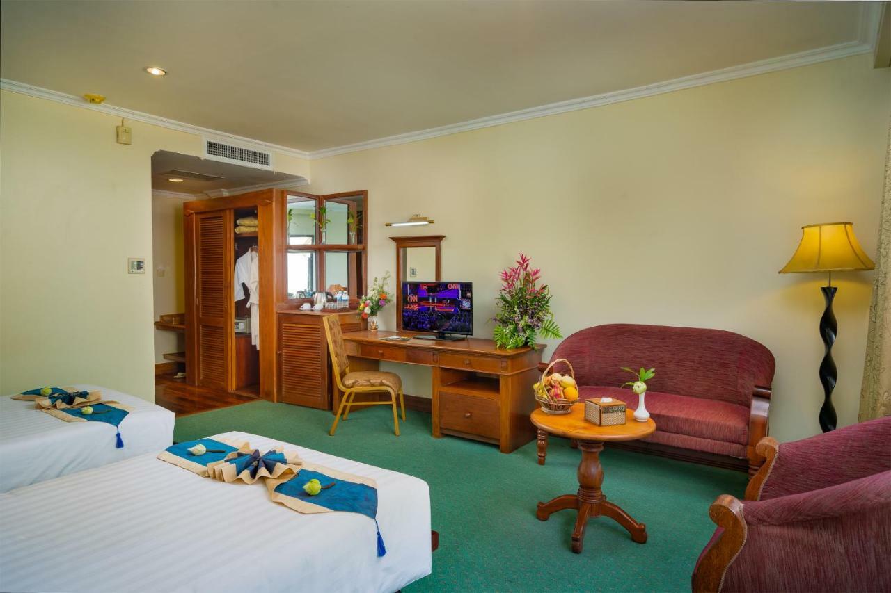Dragon Royal Angkor Hotell Siem Reap Exteriör bild