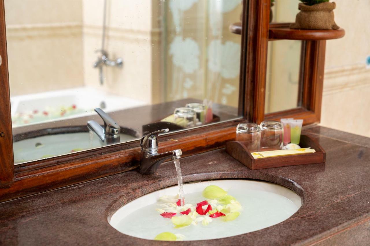 Dragon Royal Angkor Hotell Siem Reap Exteriör bild