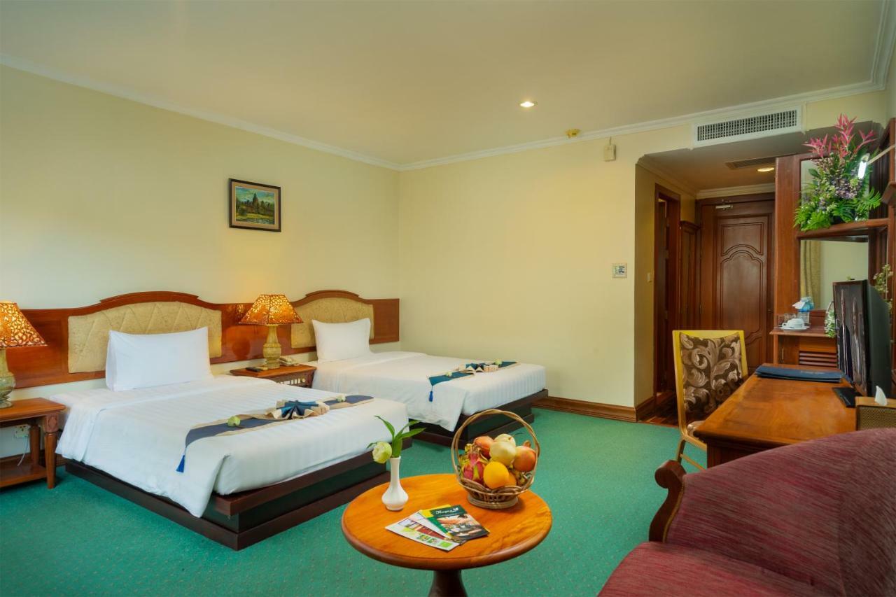 Dragon Royal Angkor Hotell Siem Reap Exteriör bild