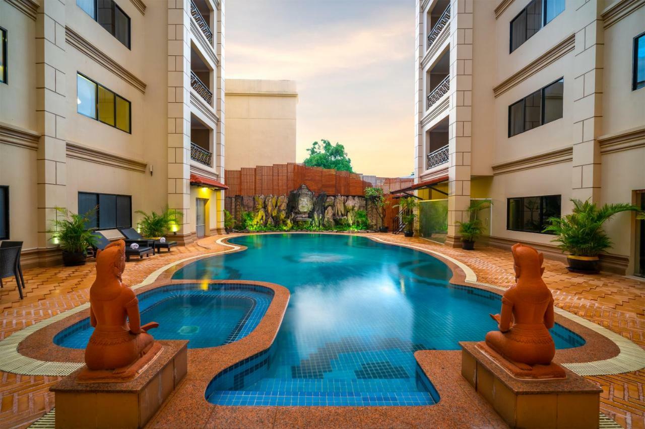 Dragon Royal Angkor Hotell Siem Reap Exteriör bild