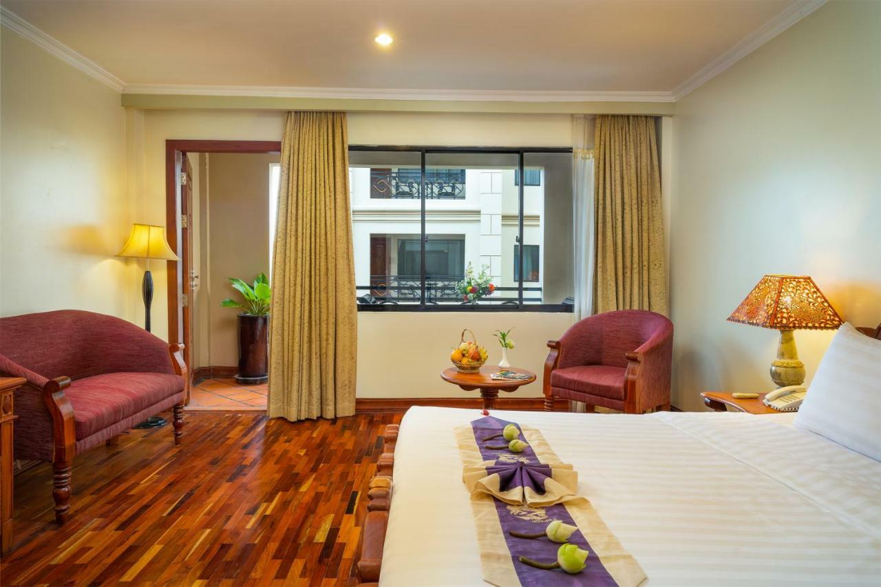 Dragon Royal Angkor Hotell Siem Reap Exteriör bild