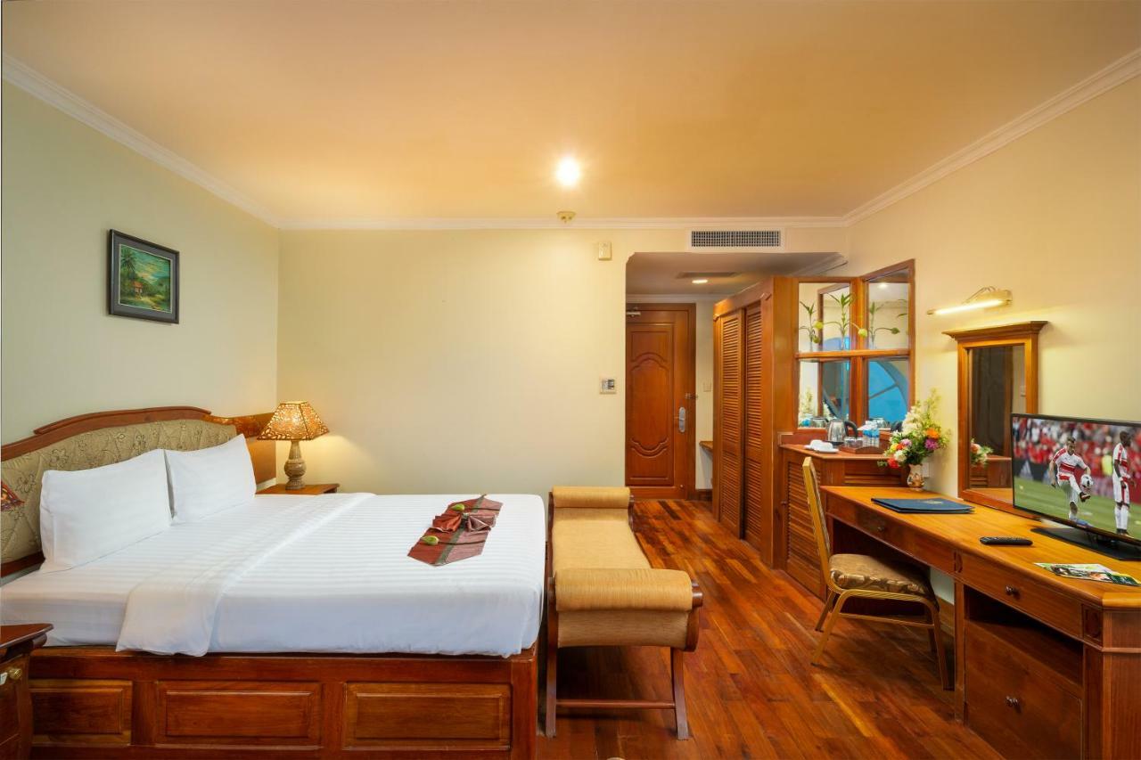 Dragon Royal Angkor Hotell Siem Reap Exteriör bild