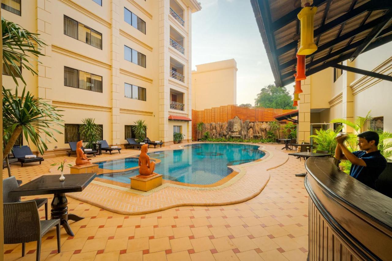 Dragon Royal Angkor Hotell Siem Reap Exteriör bild
