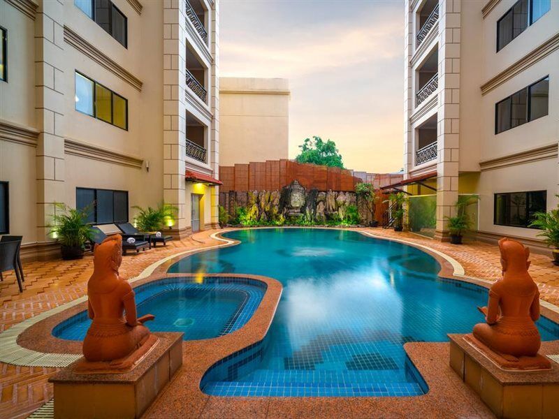 Dragon Royal Angkor Hotell Siem Reap Exteriör bild